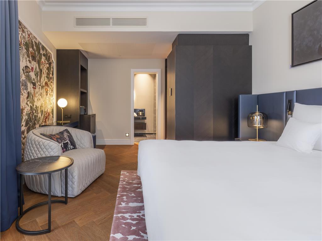 ICONS EHBB rooms Deluxe Room