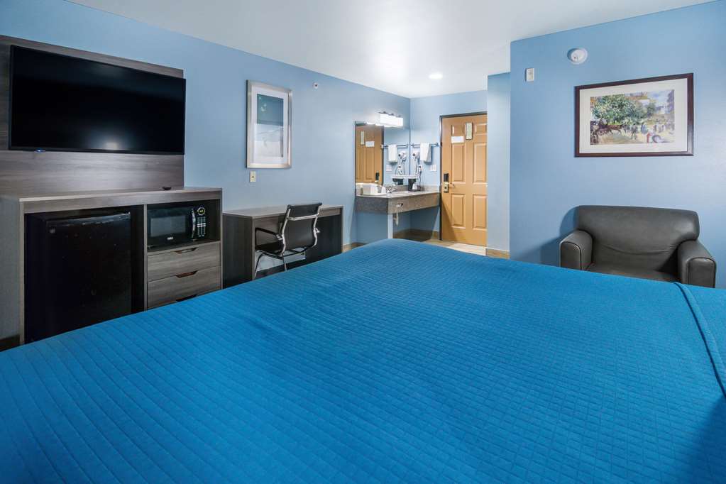 Rodeway Inn Carrollton I 35E - photo 15
