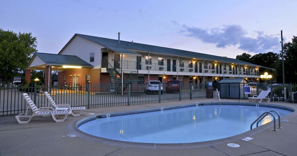 The Regency Inn - photo 21