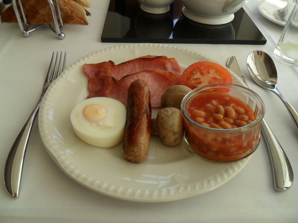 Cumberland House B And B Gatwick 4997685 — Horley