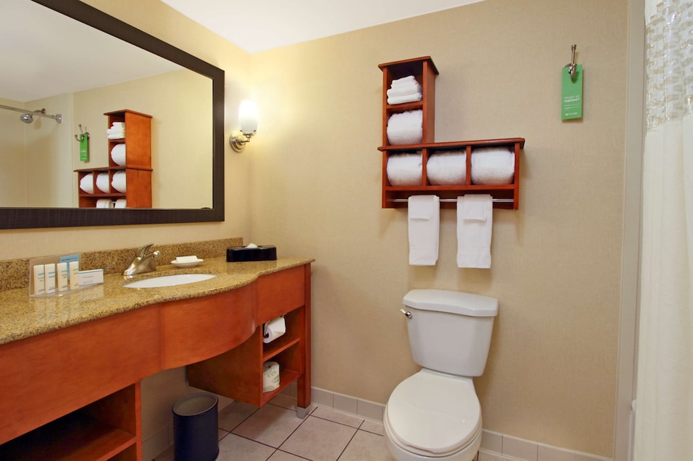 Hampton Inn Ashtabula - photo 28