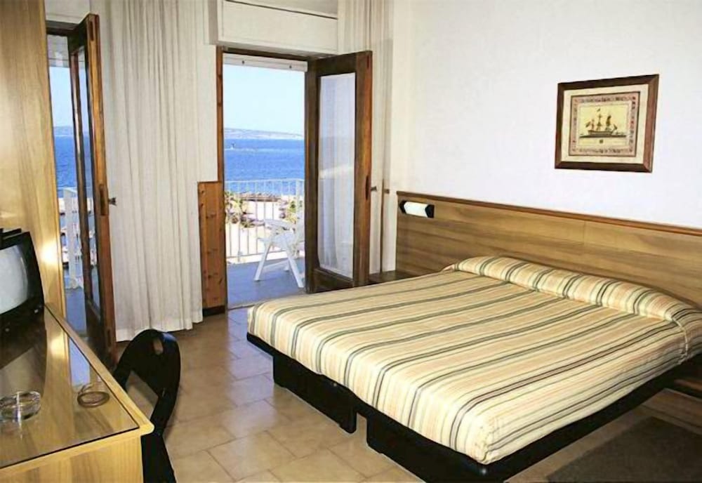Panorama Hotel — hotel in Portoscuso