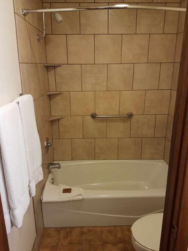 Crest Country Inn - photo 12