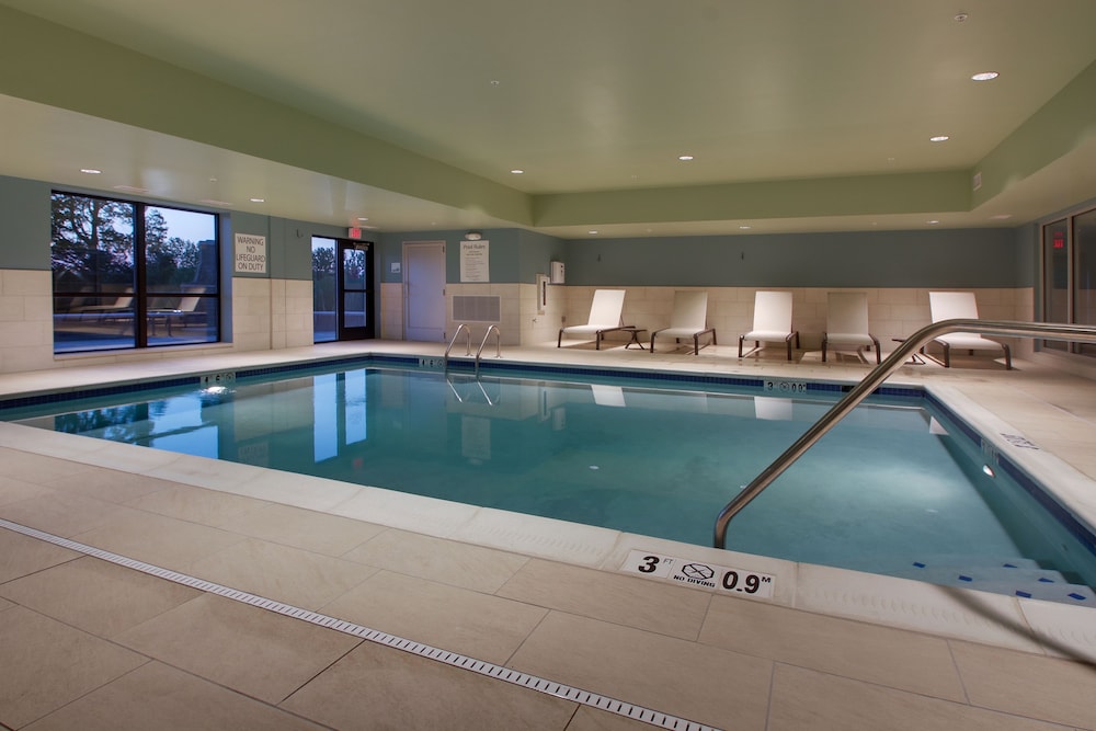 Holiday Inn Express and Suites Elizabethtown North by IHG - photo 15
