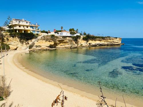 Casa Vacanze La Pineta Sul Mare — 4-Star Luxury Hotel in Siracusa, Italy
