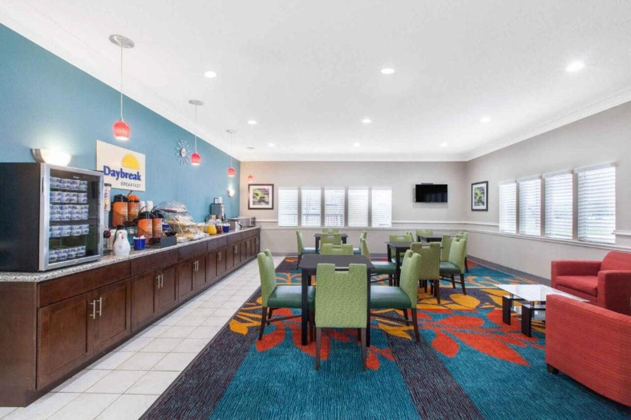 Days Inn by Wyndham Ennis - photo 7