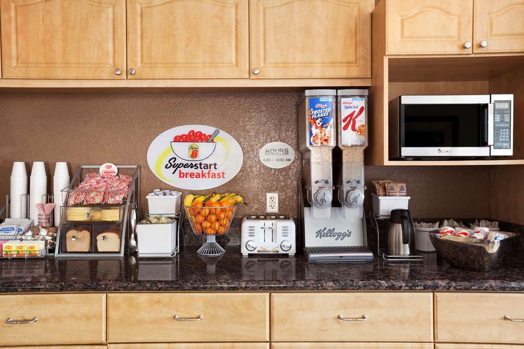 Super 8 by Wyndham Indio - photo 4