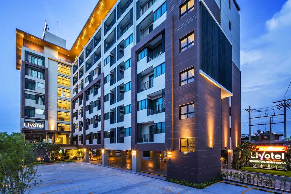 Livotel Hotel Kaset Nawamin Bangkok — 4-Star Luxury Hotel in Bangkok, Thailand