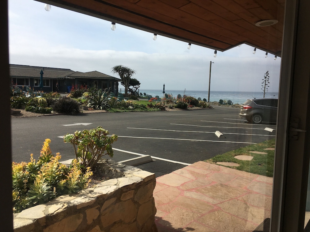 Cambria Shores Inn - photo 10