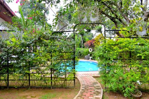 Sama Uyana Holiday Bungalow — 4-Star Luxury Hotel in Gampola, Sri Lanka