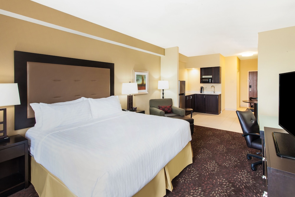 Holiday Inn Express & Suites Sandusky by IHG - photo 7