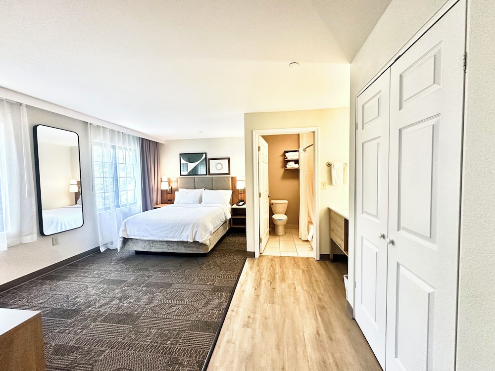 Staybridge Suites East Stroudsburg Poconos by IHG - photo 8