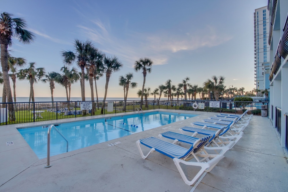 Boardwalk Resort by Hosteeva - photo 92