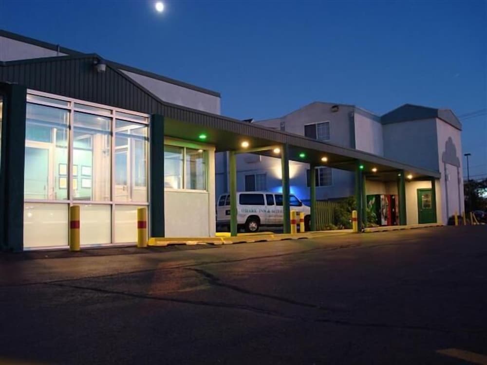 O'Hare Inn & Suites - photo 2