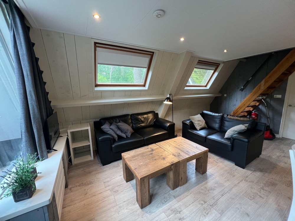 Semi detached bungalow 'Muizenoortje' at park Vosseven — 4-Star Luxury Hotel in Stramproy, Netherlands