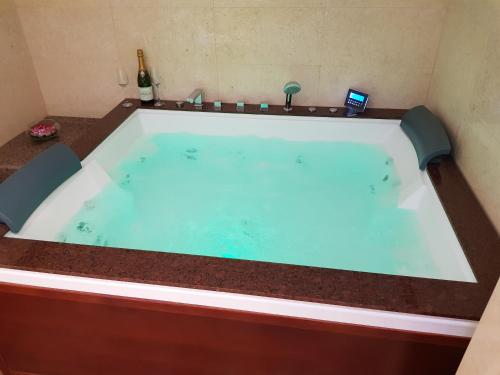 Mega Mall Monza Super Spa — 4-Star Luxury Hotel in Bucharest, Romania