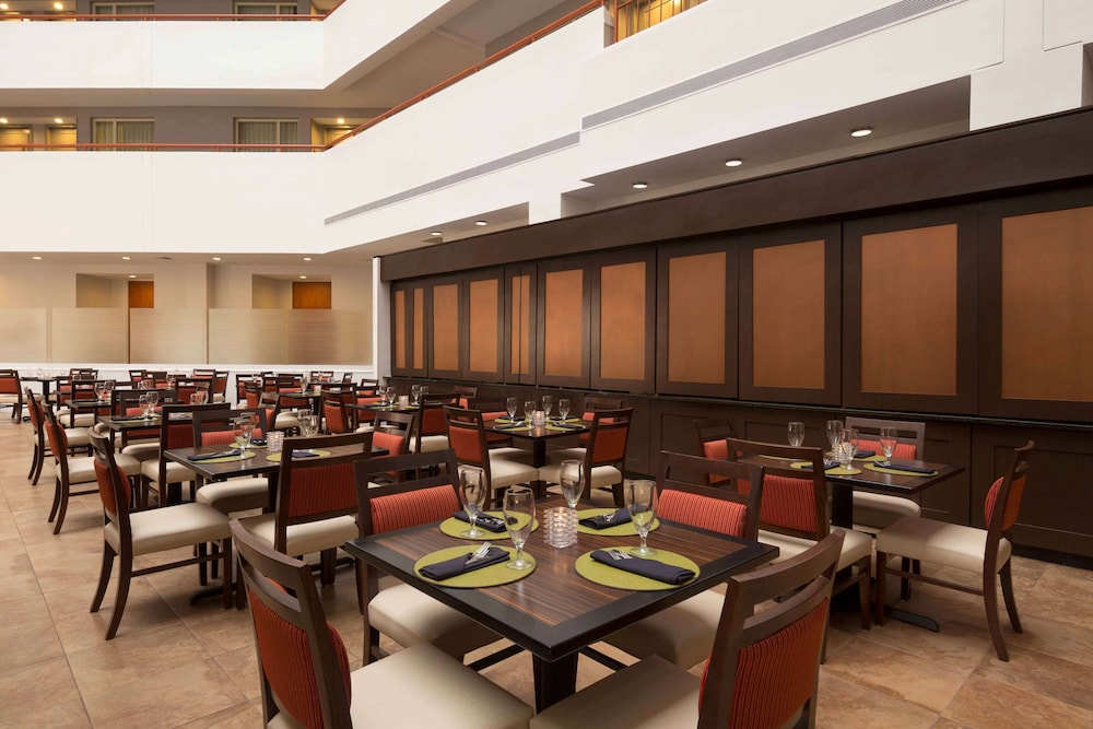 Embassy Suites by Hilton Baltimore at BWI Airport - photo 34