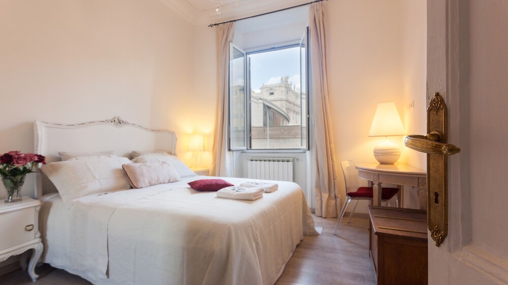 Vatican View Apartment — 4-Star Luxury Hotel in Rome, Italy