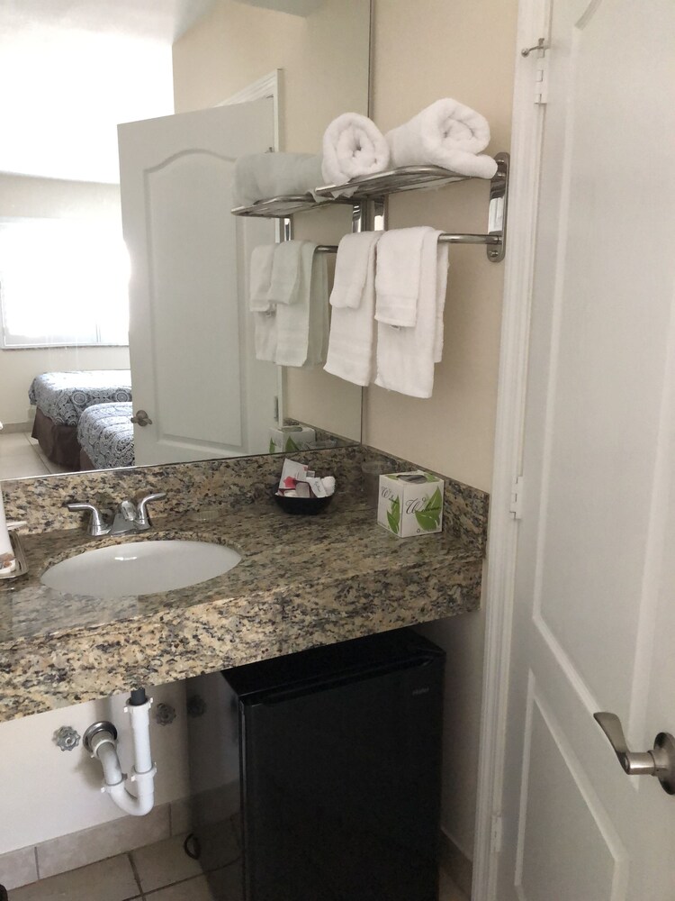 Atlantique Beach House Hotel - photo 9