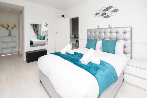 Apartment in Seapoint Pool and free parking.