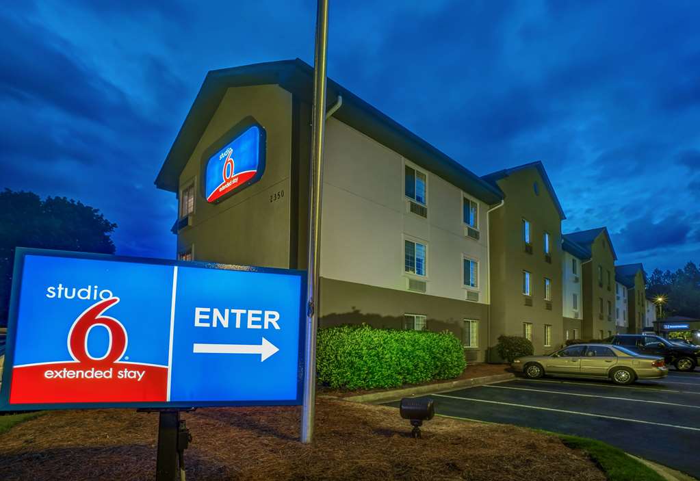 Studio 6 Duluth GA Near Gas South District - photo 3