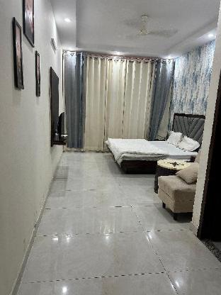 Hotel Golden Roof