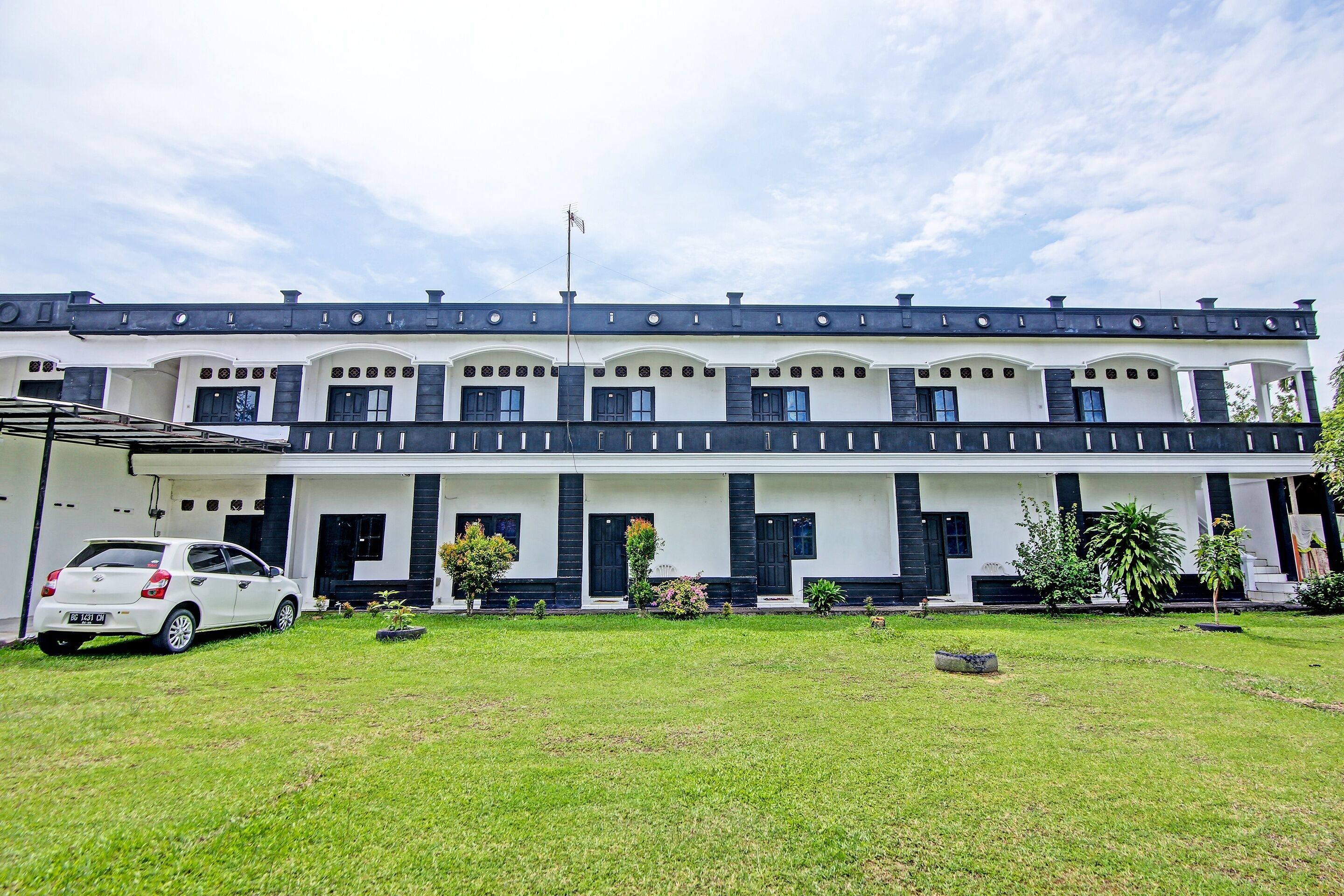 OYO 91127 Wisma Sukajadi Syariah — hotel in Prabumulih
