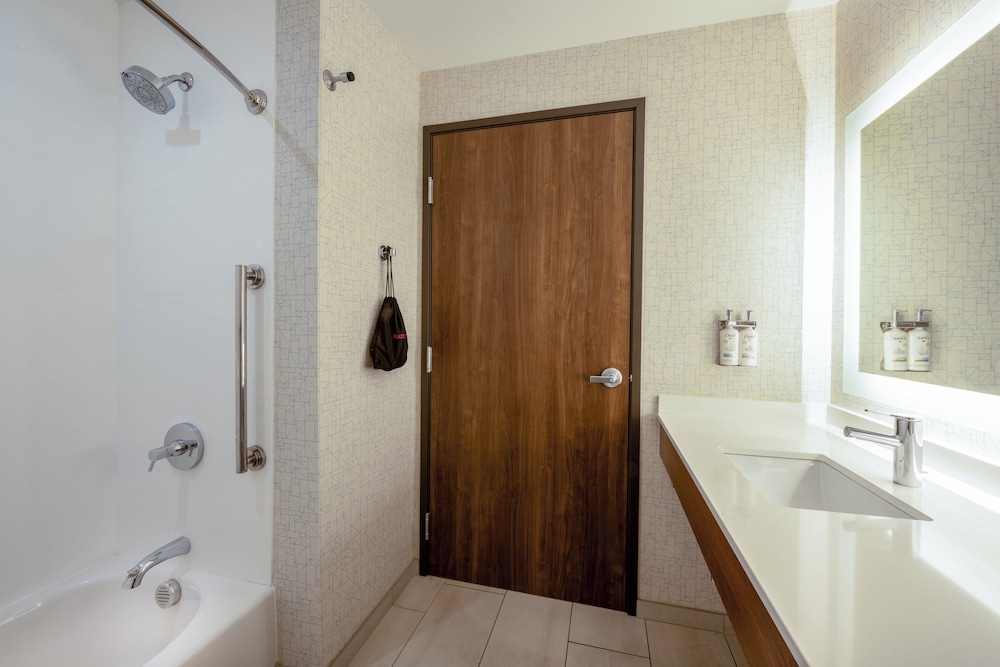 Holiday Inn Express & Suites Gilbert Mesa Gateway Airport by IHG - photo 26