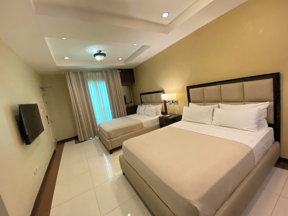 Prism Hotel — Angeles City — photo 5