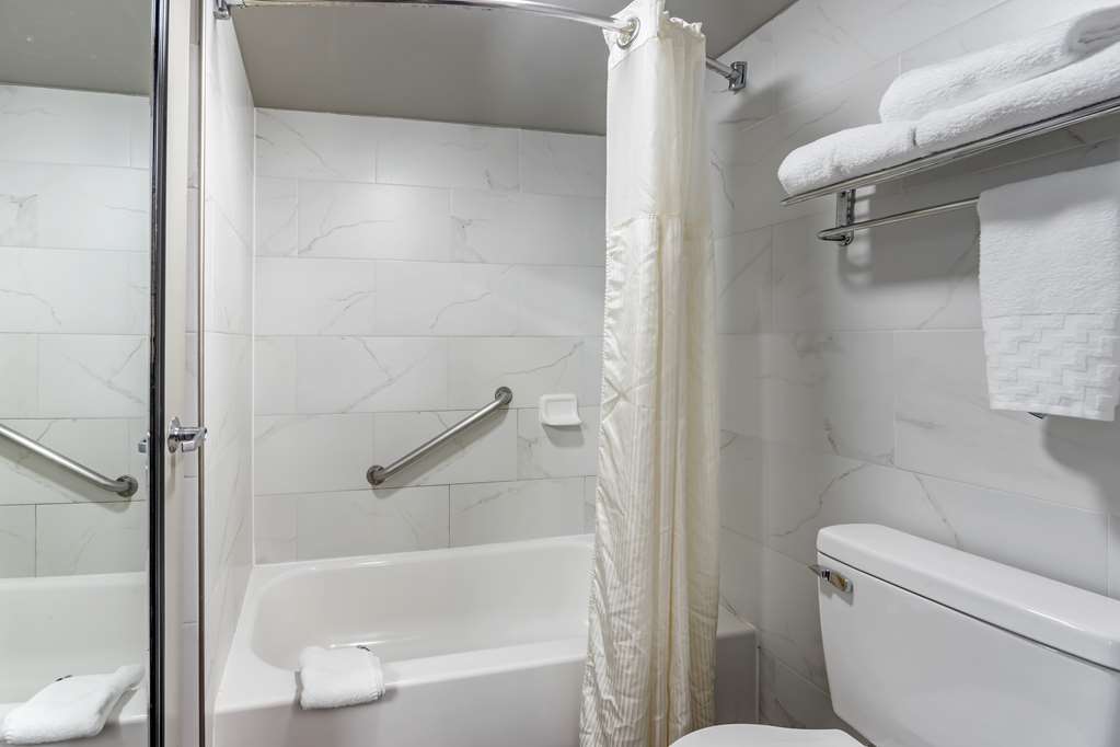 Best Western Shelbyville Inn and Suites Celebration Inn - photo 19