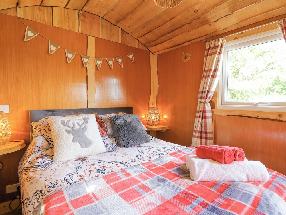 Shepherd’s Cwtch — Llandovery — photo 2