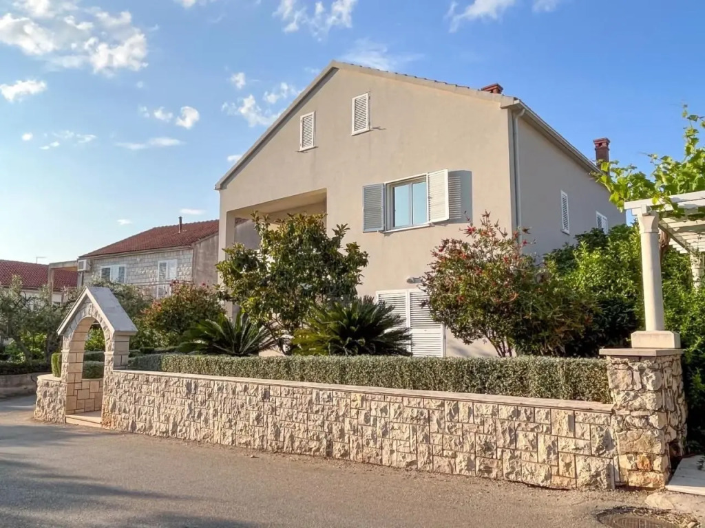 Apartmani Botica — 4-Star Luxury Hotel in Korcula, Croatia
