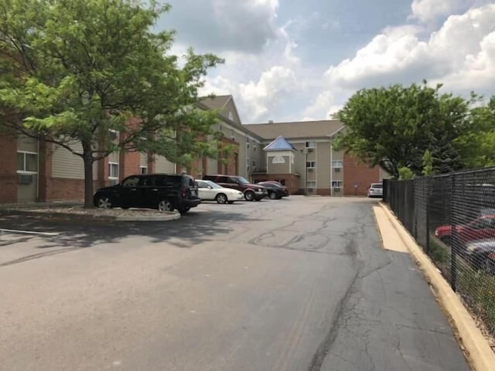 InTown Suites Extended Stay Cincinnati OH Colerain - photo 21