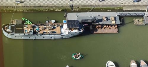 De Coaster & Aquarium Ponton in Rotterdam, Netherlands