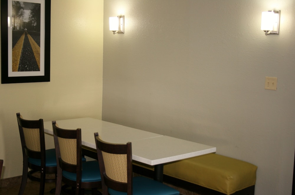 Bristol Arcadia Inn - photo 34
