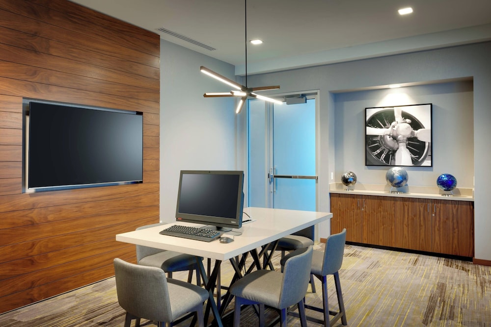 Courtyard by Marriott Los Angeles LAX Hawthorne - photo 25