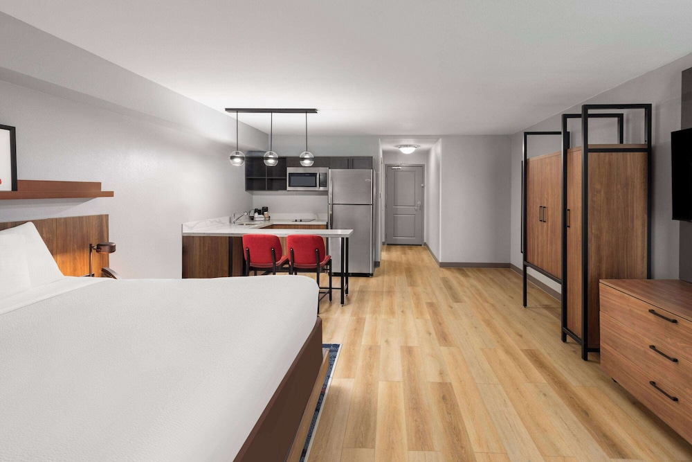 Hawthorn Extended Stay By Wyndham Knoxville - photo 13