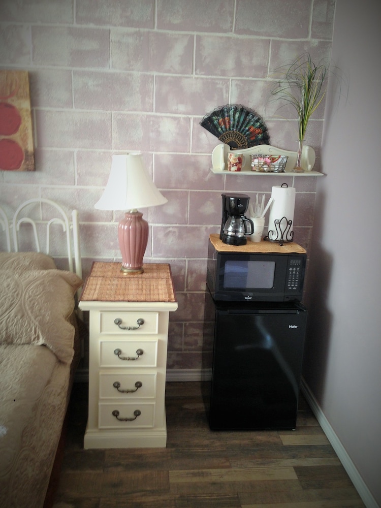 Capri Beach Hotel - photo 5