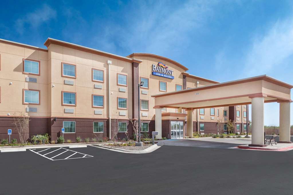 Baymont by Wyndham Midland Center in Midland, United States