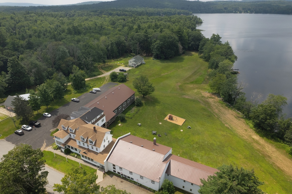 Lake Shore Farm Inn - photo 55