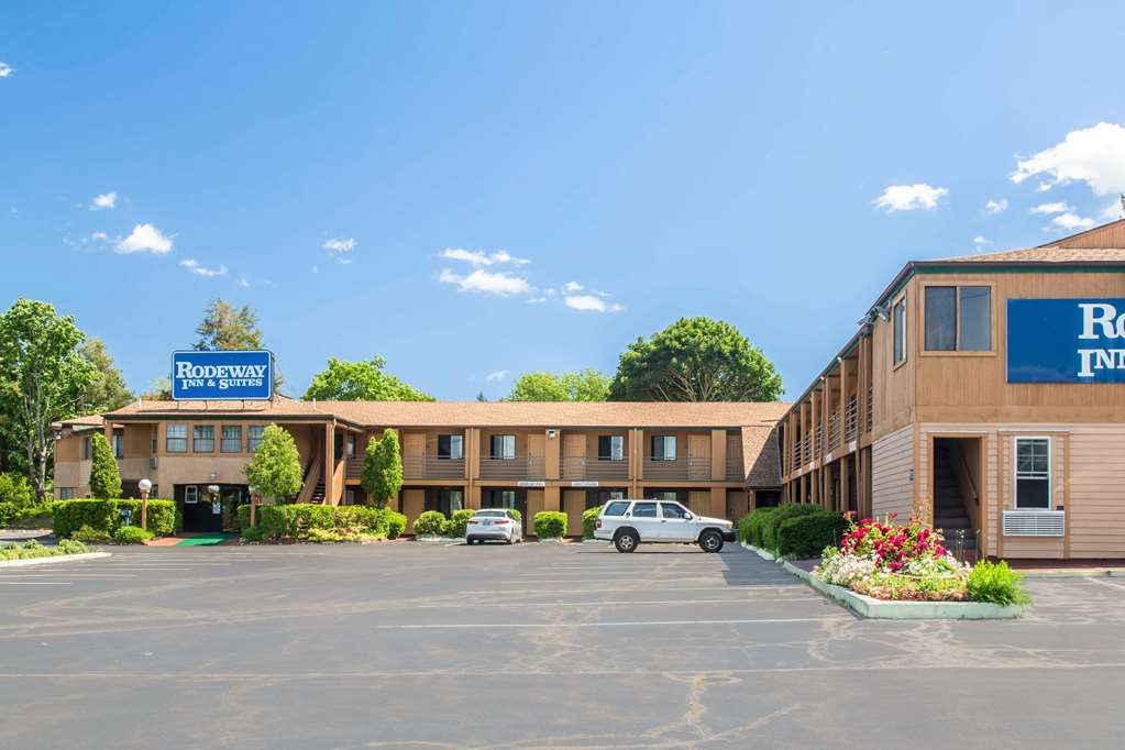 Rodeway Inn & Suites Branford Guilford — Branford — photo 3