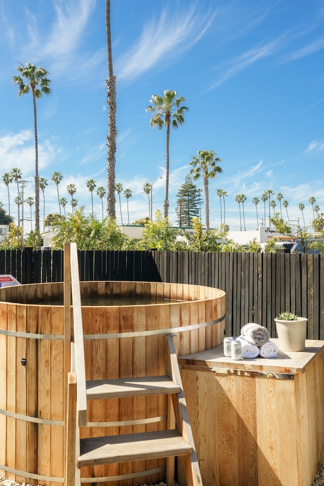 The Green Room Hotel - carbon neutral hotel in Laguna Beach