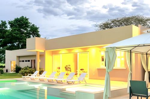Mágica CASA FINCA de lujo piscina privada wi fi tv — 4-Star Luxury Hotel in San Sebastian De Mariquita, Colombia