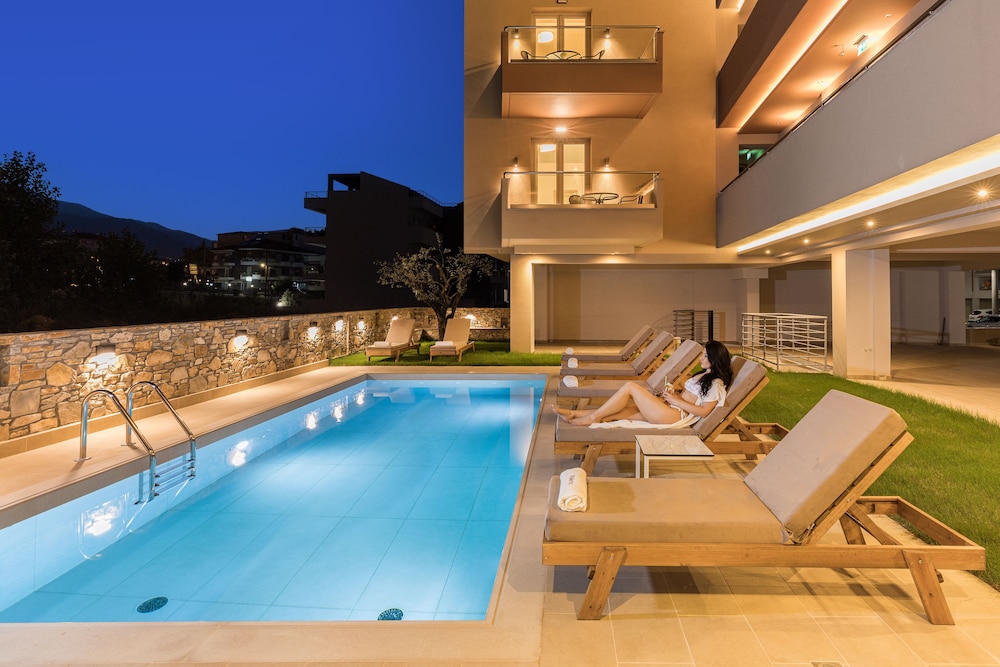 Makris Luxury Rooms — 4-Star Luxury Hotel in Leptokarya, Greece