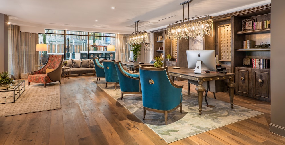 The Ivey's Hotel - photo 3