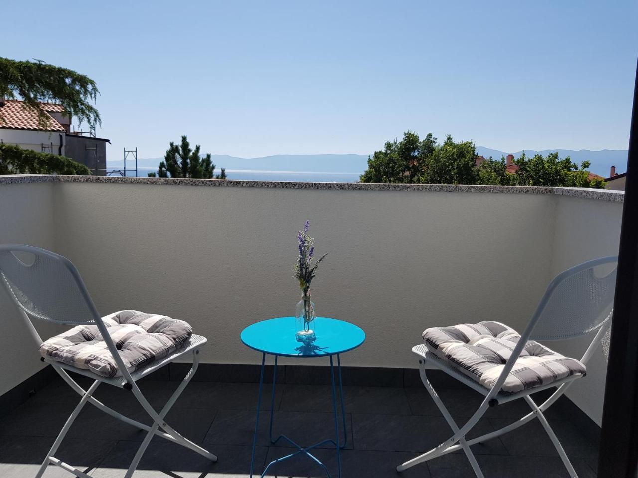 Apartment Doris — 4-Star Luxury Hotel in Kostrena, Croatia