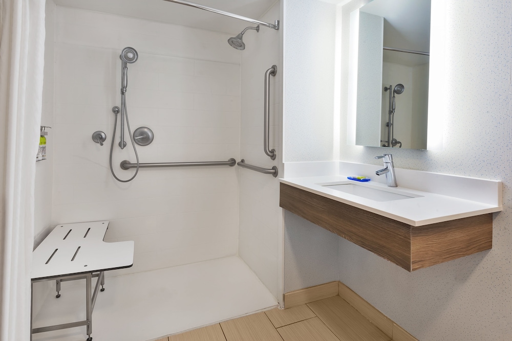 Holiday Inn Express Waldorf by IHG - photo 12