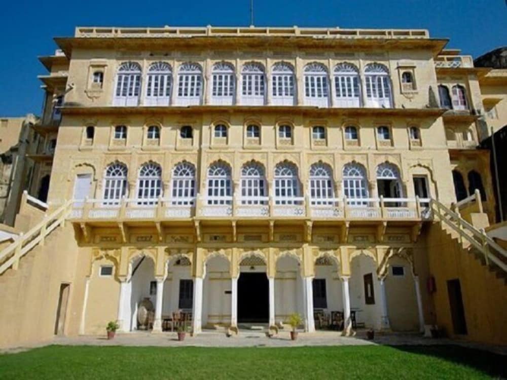Roopangarh Fort - last minute hotel in Unknown City