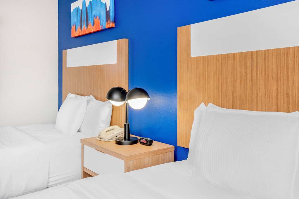 La Quinta Inn & Suites by Wyndham Katy - photo 19