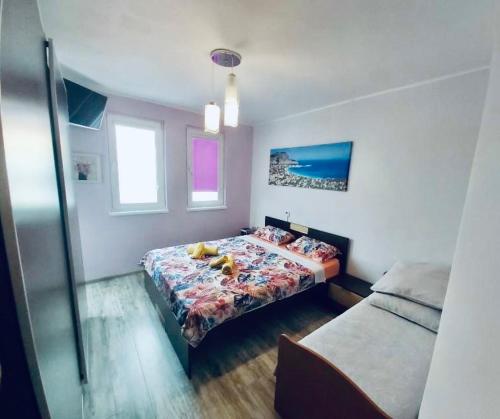 Colorful 1 BDR Apartment Top center of Burgas by Flаt Manаger — 4-Star Luxury Hotel in Burgas, Bulgaria